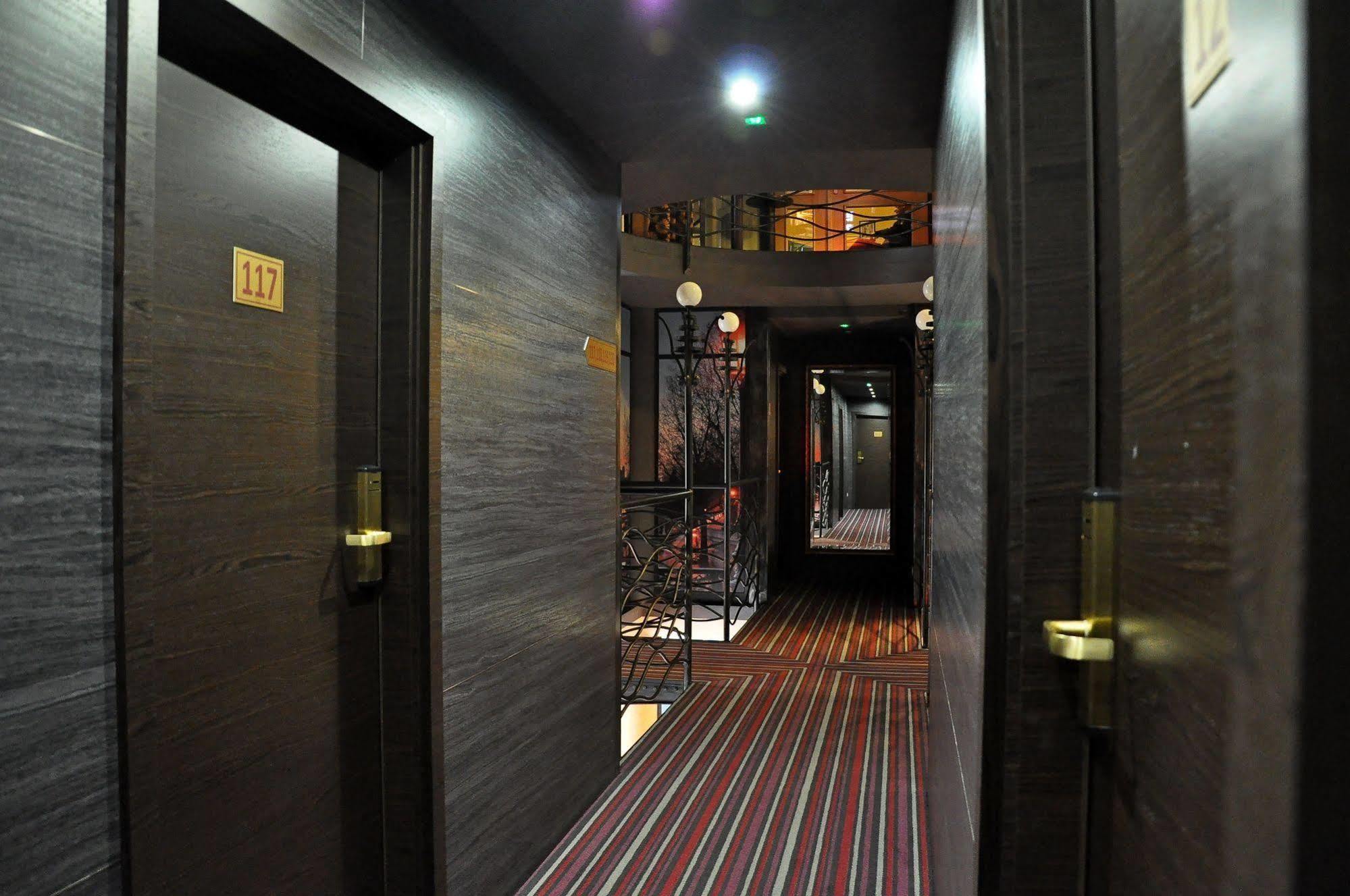 Hotel Atrium Nowy Tomyśl Exterior foto